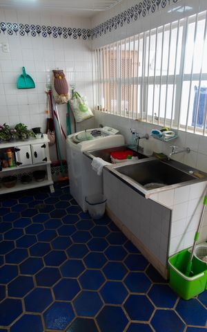 Casa à venda com 332m², 3 quartos e 6 vagas Casa à venda com 332m², 3 quartos e 6 vagasÁrea de Serviço