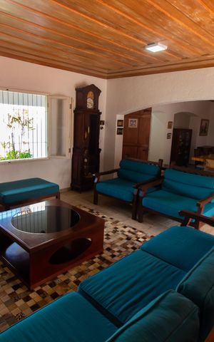 Casa à venda com 332m², 3 quartos e 6 vagas Casa à venda com 332m², 3 quartos e 6 vagasSala