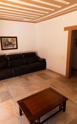 Casa à venda com 332m², 3 quartos e 6 vagas Casa à venda com 332m², 3 quartos e 6 vagasSala