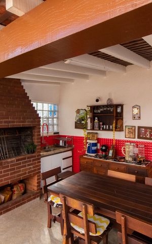 Casa à venda com 332m², 3 quartos e 6 vagas Casa à venda com 332m², 3 quartos e 6 vagasÁrea comum