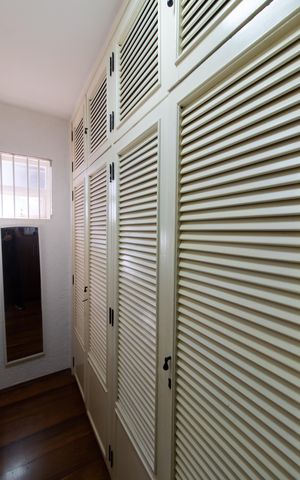 Casa à venda com 332m², 3 quartos e 6 vagas Casa à venda com 332m², 3 quartos e 6 vagasCloset Suíte master