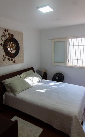 Casa à venda com 332m², 3 quartos e 6 vagas Casa à venda com 332m², 3 quartos e 6 vagasSuíte 2