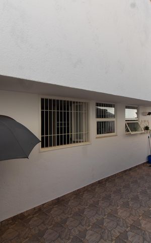 Casa à venda com 332m², 3 quartos e 6 vagas Casa à venda com 332m², 3 quartos e 6 vagasÁrea comum