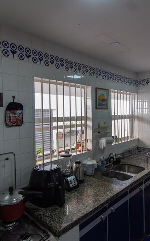 Casa à venda com 332m², 3 quartos e 6 vagas Casa à venda com 332m², 3 quartos e 6 vagasCozinha