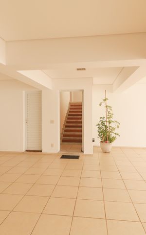 Casa de condomínio à venda com 410m², 4 quartos e 5 vagas Casa de condomínio à venda com 410m², 4 quartos e 5 vagasÁrea comum