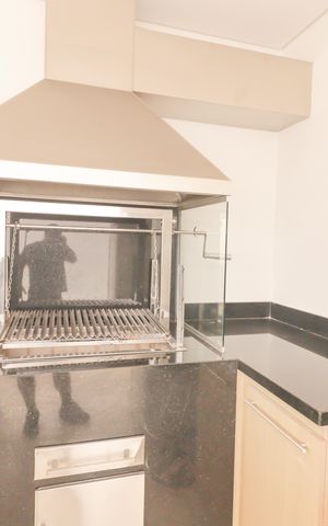 Casa de condomínio à venda com 410m², 4 quartos e 5 vagas Casa de condomínio à venda com 410m², 4 quartos e 5 vagasÁrea comum
