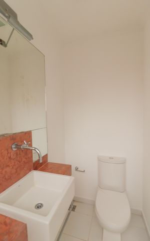Casa de condomínio à venda com 410m², 4 quartos e 5 vagas Casa de condomínio à venda com 410m², 4 quartos e 5 vagasÁrea comum