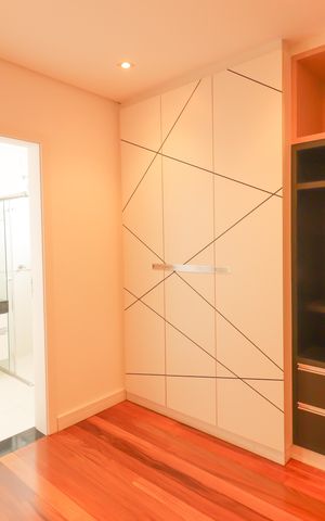 Casa de condomínio à venda com 410m², 4 quartos e 5 vagas Casa de condomínio à venda com 410m², 4 quartos e 5 vagasSuíte 3