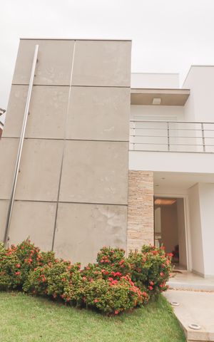Casa de condomínio à venda com 410m², 4 quartos e 5 vagas Casa de condomínio à venda com 410m², 4 quartos e 5 vagasFachada