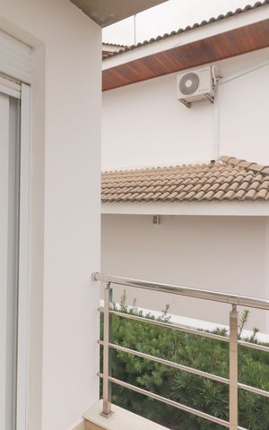 Casa de condomínio à venda com 410m², 4 quartos e 5 vagas Casa de condomínio à venda com 410m², 4 quartos e 5 vagasSacada Suíte 4