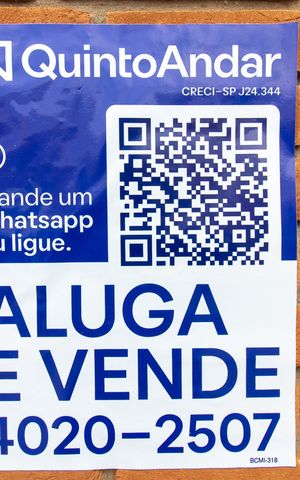 Casa à venda com 168m², 3 quartos e 3 vagas Casa à venda com 168m², 3 quartos e 3 vagasPlaquinha