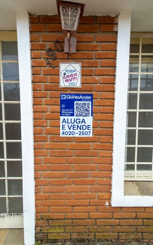 Casa à venda com 168m², 3 quartos e 3 vagas Casa à venda com 168m², 3 quartos e 3 vagasPlaquinha