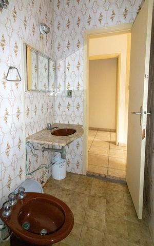 Casa à venda com 168m², 3 quartos e 3 vagas Casa à venda com 168m², 3 quartos e 3 vagasBanheiro Suíte
