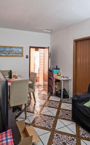 Casa à venda com 380m², 2 quartos e 1 vaga Casa à venda com 380m², 2 quartos e 1 vagaSala