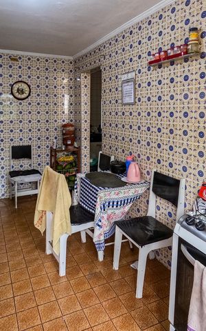 Casa à venda com 380m², 2 quartos e 1 vaga Casa à venda com 380m², 2 quartos e 1 vagaCozinha