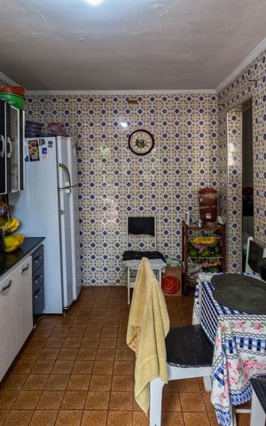 Casa à venda com 380m², 2 quartos e 1 vaga Casa à venda com 380m², 2 quartos e 1 vagaCozinha