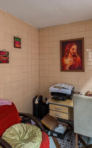 Casa à venda com 380m², 2 quartos e 1 vaga Casa à venda com 380m², 2 quartos e 1 vagaSaleta