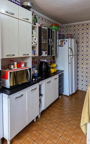 Casa à venda com 380m², 2 quartos e 1 vaga Casa à venda com 380m², 2 quartos e 1 vagaCozinha