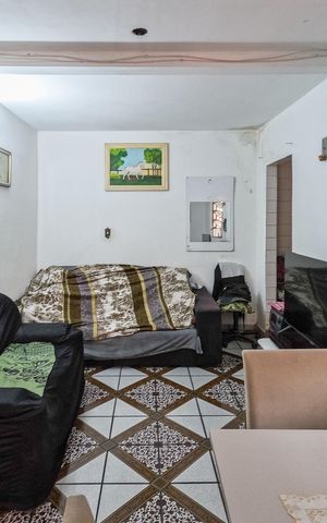 Casa à venda com 380m², 2 quartos e 1 vaga Casa à venda com 380m², 2 quartos e 1 vagaSala