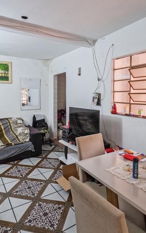 Casa à venda com 380m², 2 quartos e 1 vaga Casa à venda com 380m², 2 quartos e 1 vagaSala