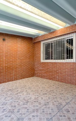 Casa à venda com 90m², 3 quartos e 2 vagas Casa à venda com 90m², 3 quartos e 2 vagasGaragem