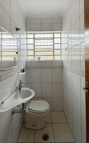 Casa à venda com 90m², 3 quartos e 2 vagas Casa à venda com 90m², 3 quartos e 2 vagasLavabo
