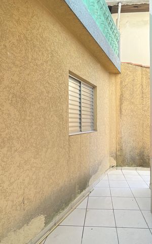 Casa à venda com 90m², 3 quartos e 2 vagas Casa à venda com 90m², 3 quartos e 2 vagasÁrea de Serviço