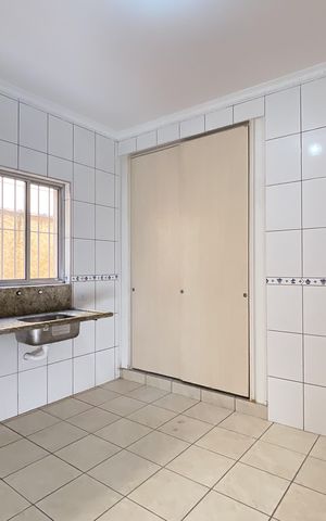 Casa à venda com 90m², 3 quartos e 2 vagas Casa à venda com 90m², 3 quartos e 2 vagasCozinha