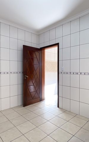 Casa à venda com 90m², 3 quartos e 2 vagas Casa à venda com 90m², 3 quartos e 2 vagasCozinha