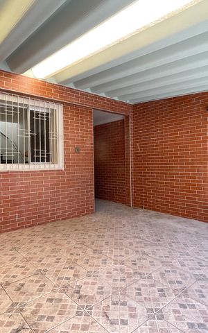 Casa à venda com 90m², 3 quartos e 2 vagas Casa à venda com 90m², 3 quartos e 2 vagasGaragem