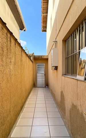 Casa à venda com 90m², 3 quartos e 2 vagas Casa à venda com 90m², 3 quartos e 2 vagasQuintal