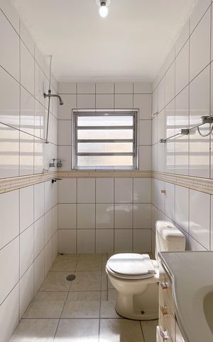 Casa à venda com 90m², 3 quartos e 2 vagas Casa à venda com 90m², 3 quartos e 2 vagasBanheiro Social