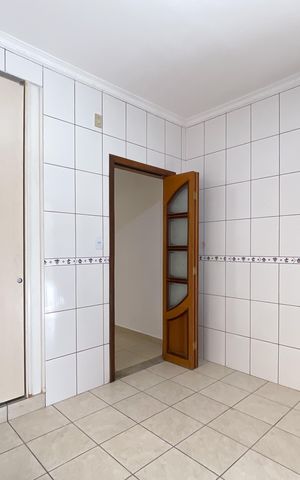 Casa à venda com 90m², 3 quartos e 2 vagas Casa à venda com 90m², 3 quartos e 2 vagasCozinha