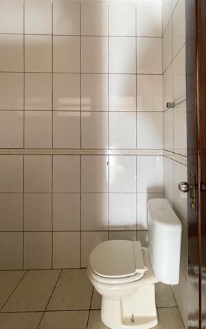 Casa à venda com 90m², 3 quartos e 2 vagas Casa à venda com 90m², 3 quartos e 2 vagasBanheiro de serviço