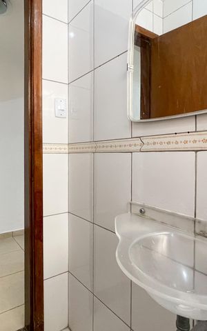 Casa à venda com 90m², 3 quartos e 2 vagas Casa à venda com 90m², 3 quartos e 2 vagasLavabo