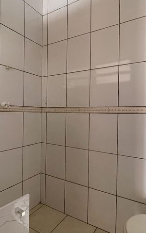 Casa à venda com 90m², 3 quartos e 2 vagas Casa à venda com 90m², 3 quartos e 2 vagasBanheiro de serviço