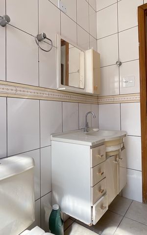 Casa à venda com 90m², 3 quartos e 2 vagas Casa à venda com 90m², 3 quartos e 2 vagasBanheiro Social