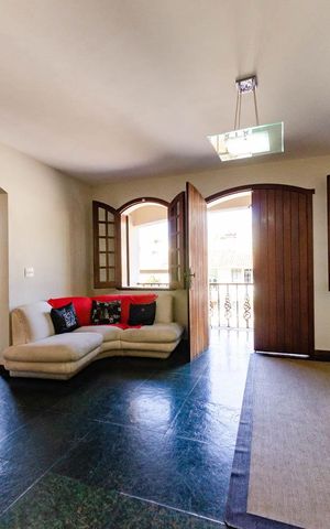 Casa para alugar com 352m², 6 quartos e 4 vagasSala