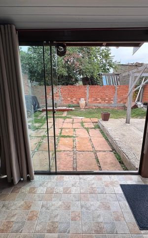 Casa à venda com 75m², 3 quartos e 3 vagas Casa à venda com 75m², 3 quartos e 3 vagasÁrea de Serviço