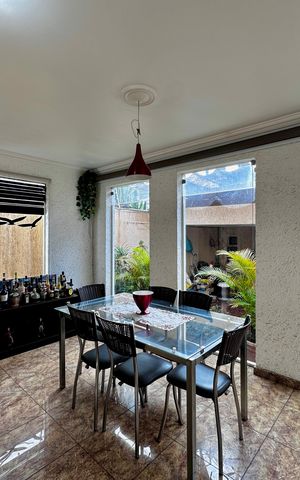 Casa à venda com 190m², 2 quartos e 1 vagaSala