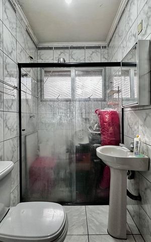 Casa à venda com 190m², 2 quartos e 1 vagaBanheiro Social