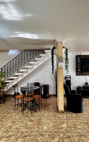 Casa à venda com 190m², 2 quartos e 1 vagaSala