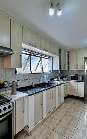 Casa à venda com 190m², 2 quartos e 1 vagaCozinha