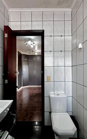 Casa à venda com 190m², 2 quartos e 1 vagaBanheiro Suíte