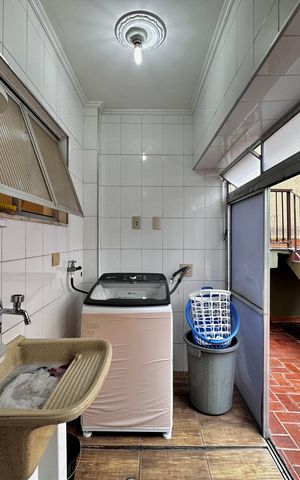 Casa à venda com 190m², 2 quartos e 1 vagaÁrea de Serviço