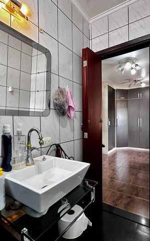 Casa à venda com 190m², 2 quartos e 1 vagaBanheiro Suíte