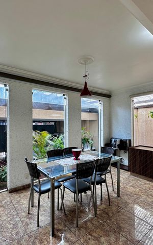Casa à venda com 190m², 2 quartos e 1 vagaSala