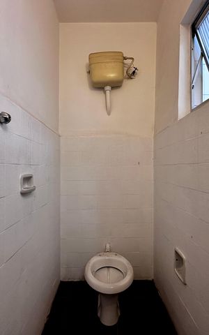 Casa à venda com 190m², 2 quartos e 1 vagaBanheiro de Serviço