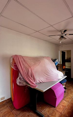 Casa à venda com 190m², 2 quartos e 1 vagaQuarto Edícula