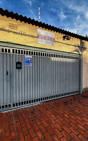 Casa à venda com 190m², 2 quartos e 1 vagaPlaquinha 